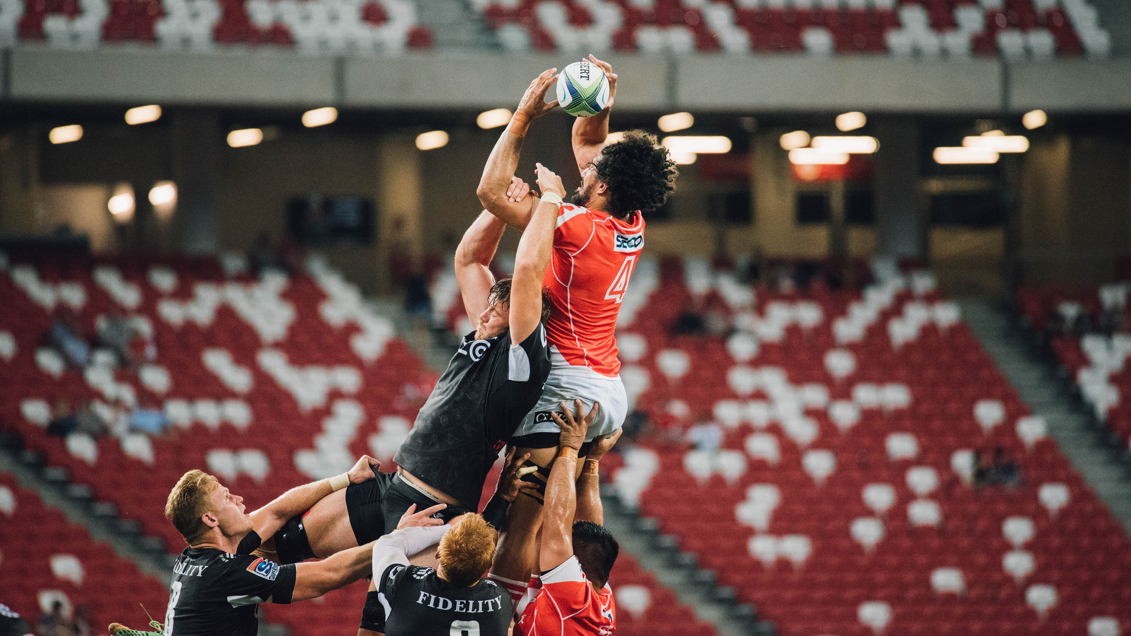 哈登单节五助攻快船进攻节奏流畅，哈登单打集锦